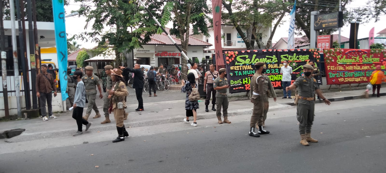 Kegiatan Himbauan dan Penataan PK5 Sekaligus Melakukan Penerapan Protokol Kesehatan.